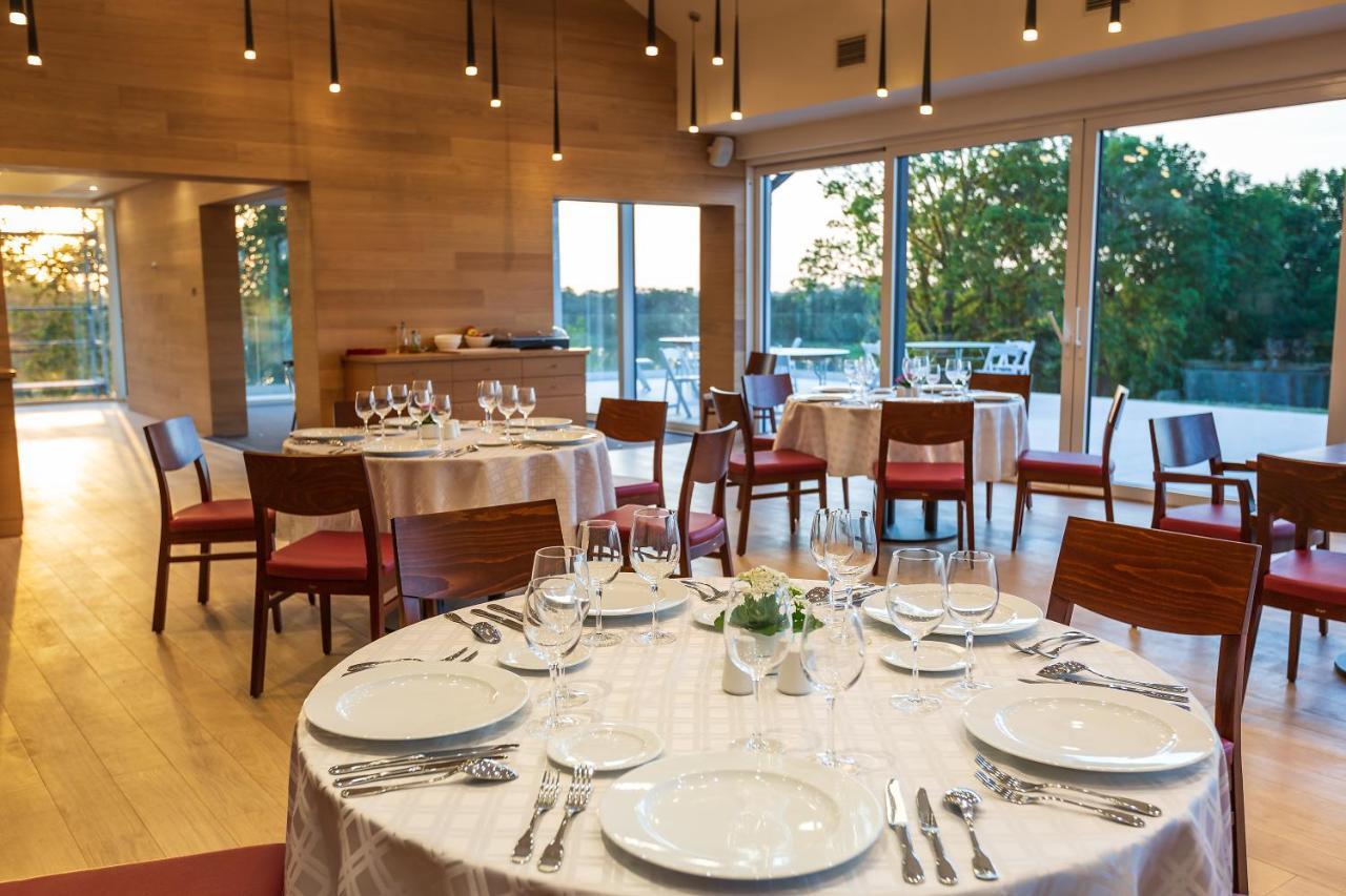 Modry Las Golf Resort Choszczno Exterior photo